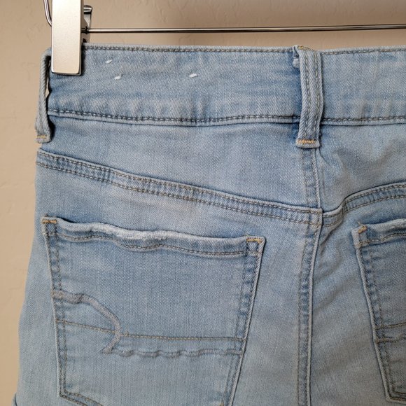 American Eagle Outfitters AEO Hi-Rise Shortie Rolled Cuff Light Wash Denim Short - Picture 9 of 16